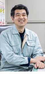 笑顔の男性社員