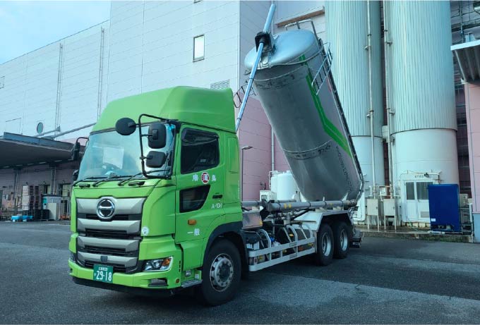 工場間輸送用の車両